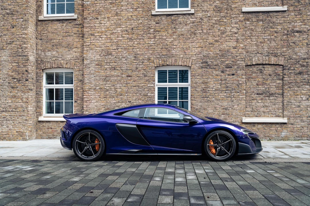 2016 McLaren 675LT - Image 9 of 31
