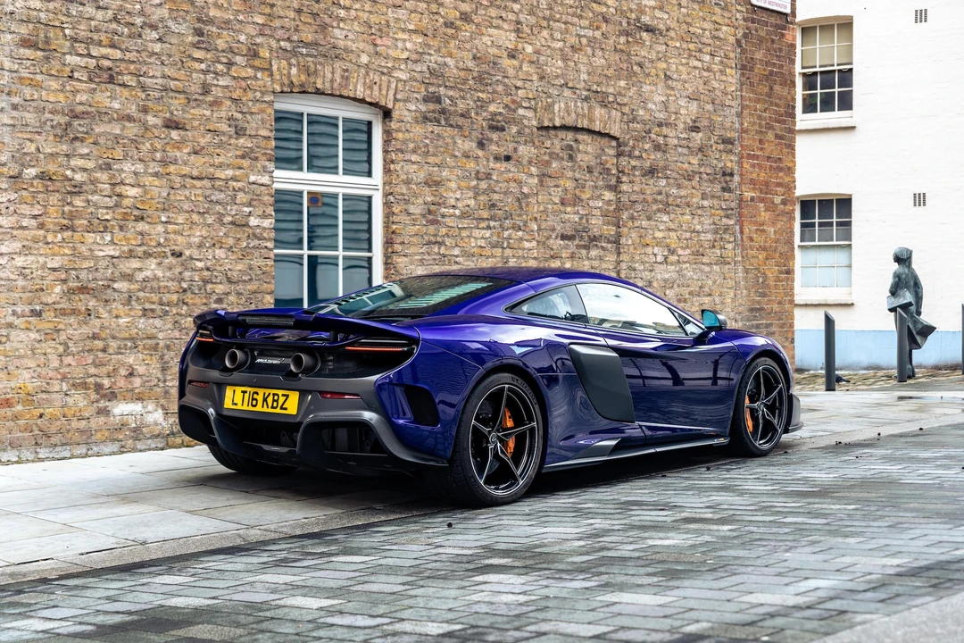 2016 McLaren 675LT - Image 8 of 31