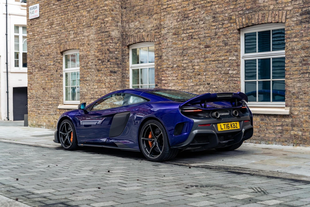 2016 McLaren 675LT - Image 6 of 31