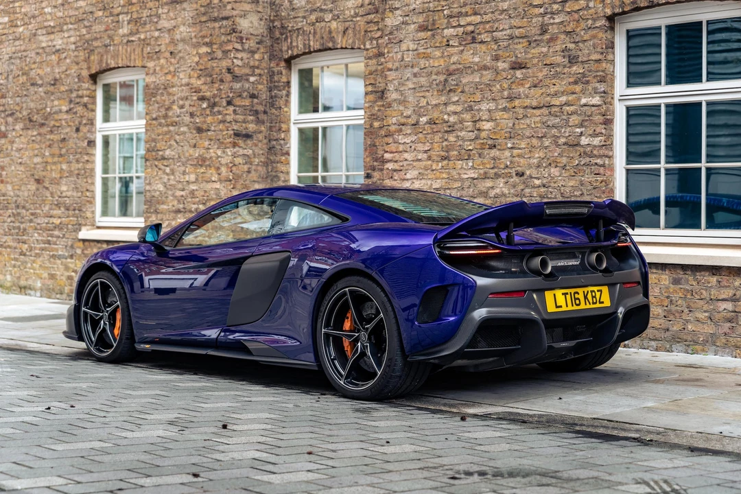 2016 McLaren 675LT - Image 14 of 31