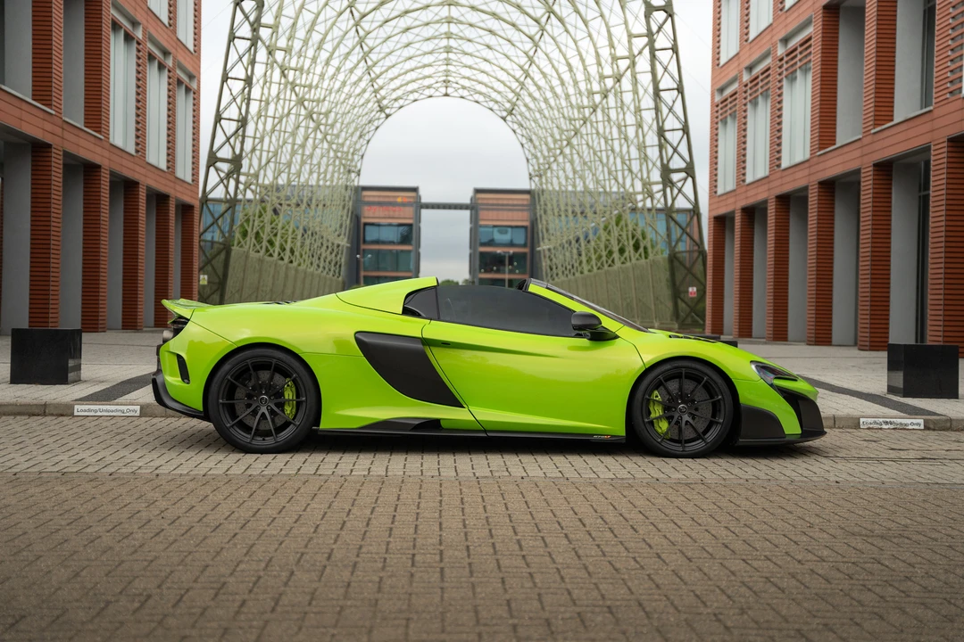 2016 McLaren 675LT Spider - Image 11 of 31