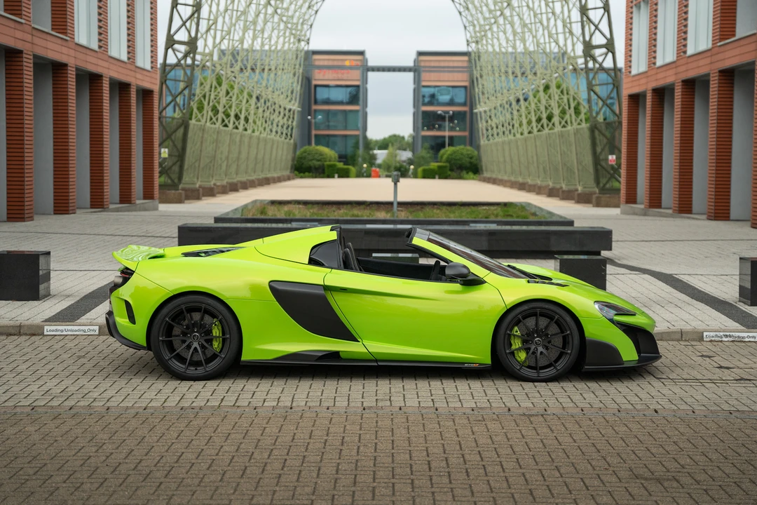 2016 McLaren 675LT Spider - Image 12 of 31