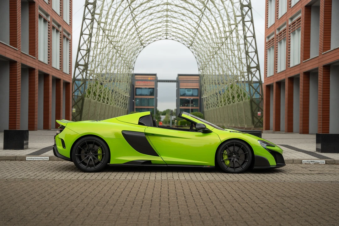 2016 McLaren 675LT Spider - Image 13 of 31