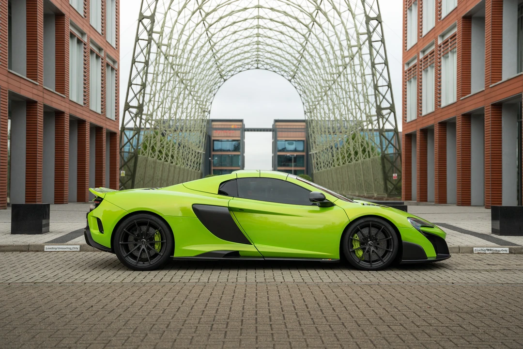 2016 McLaren 675LT Spider - Image 15 of 31