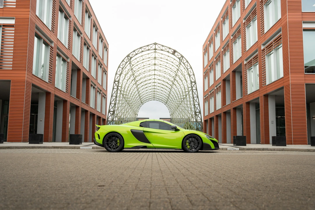 2016 McLaren 675LT Spider - Image 16 of 31