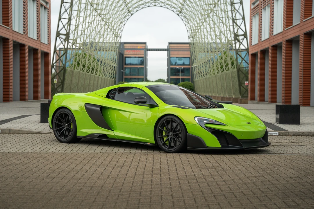 2016 McLaren 675LT Spider - Image 18 of 31