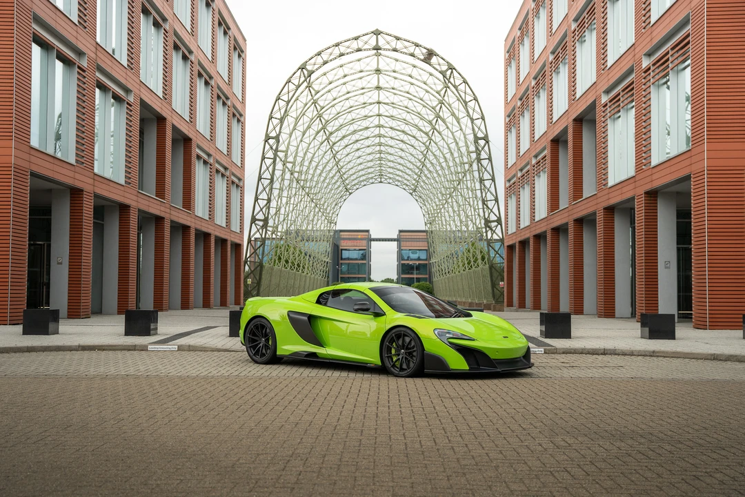 2016 McLaren 675LT Spider - Image 19 of 31