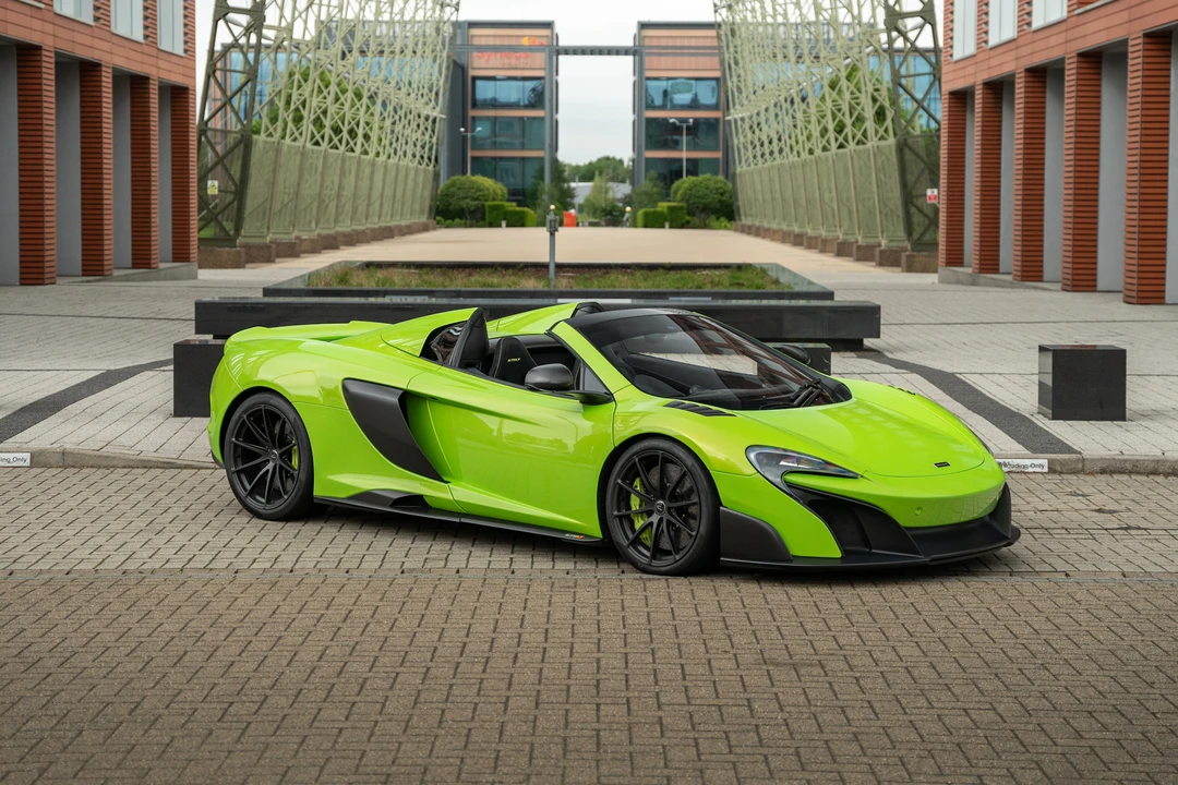 2016 McLaren 675LT Spider - Image 21 of 31