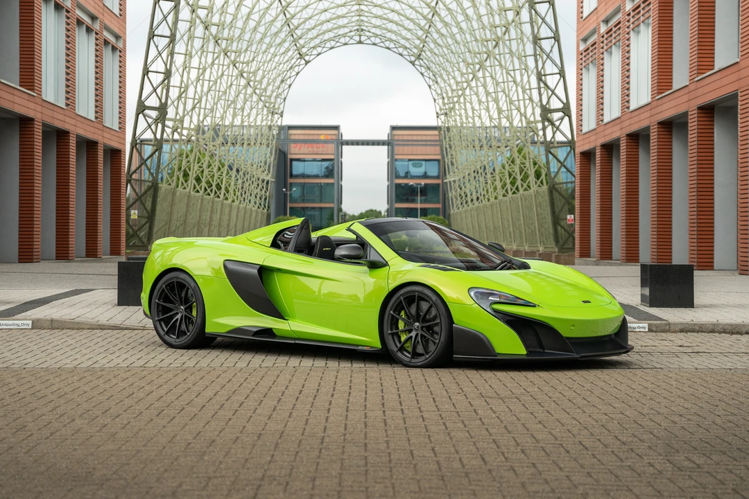 2016 McLaren 675LT Spider - Image 22 of 31