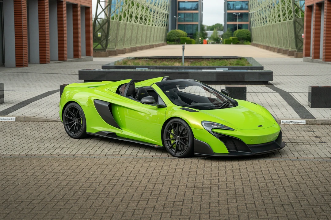 2016 McLaren 675LT Spider - Image 23 of 31