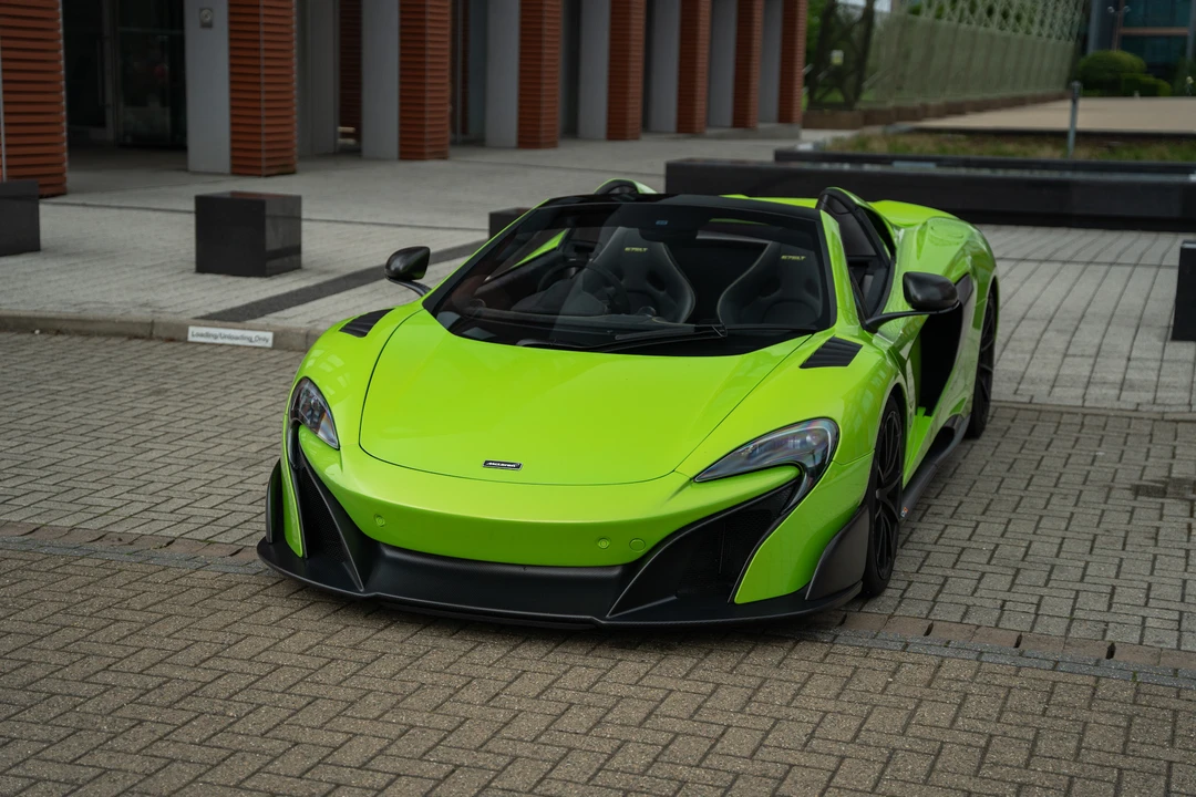 2016 McLaren 675LT Spider - Image 7 of 31