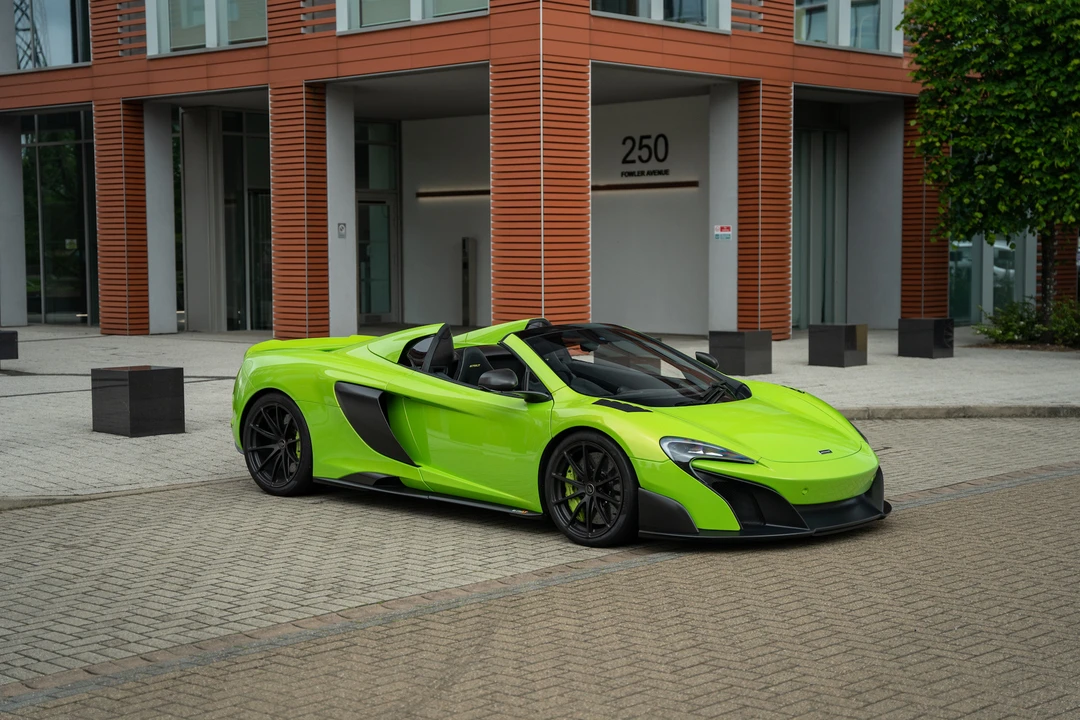 2016 McLaren 675LT Spider - Image 26 of 31