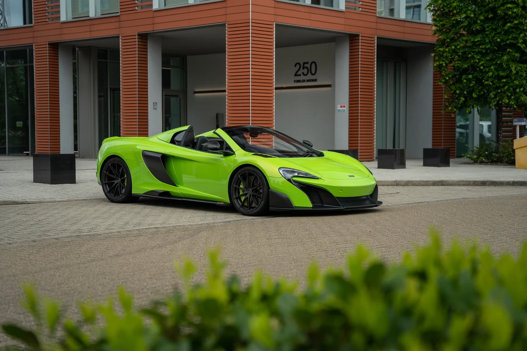 2016 McLaren 675LT Spider - Image 27 of 31