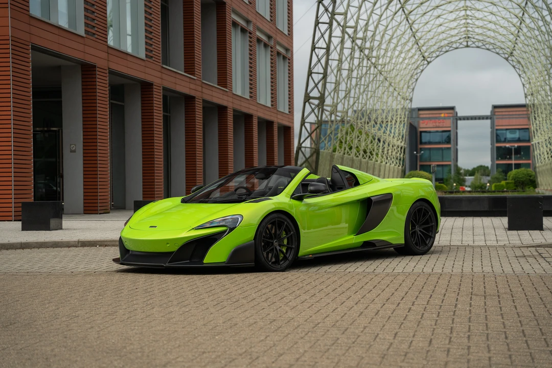 2016 McLaren 675LT Spider - Image 30 of 31