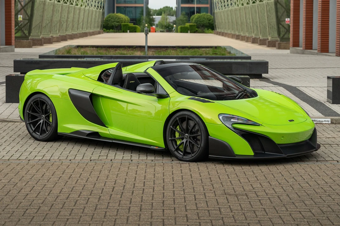 2016 McLaren 675LT Spider - Image 2 of 31