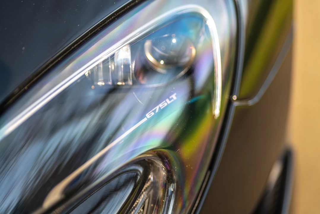 2016 McLaren 675LT Spider - Image 15 of 31
