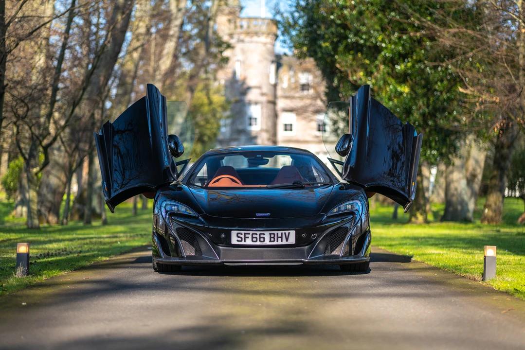 2016 McLaren 675LT Spider - Image 7 of 31