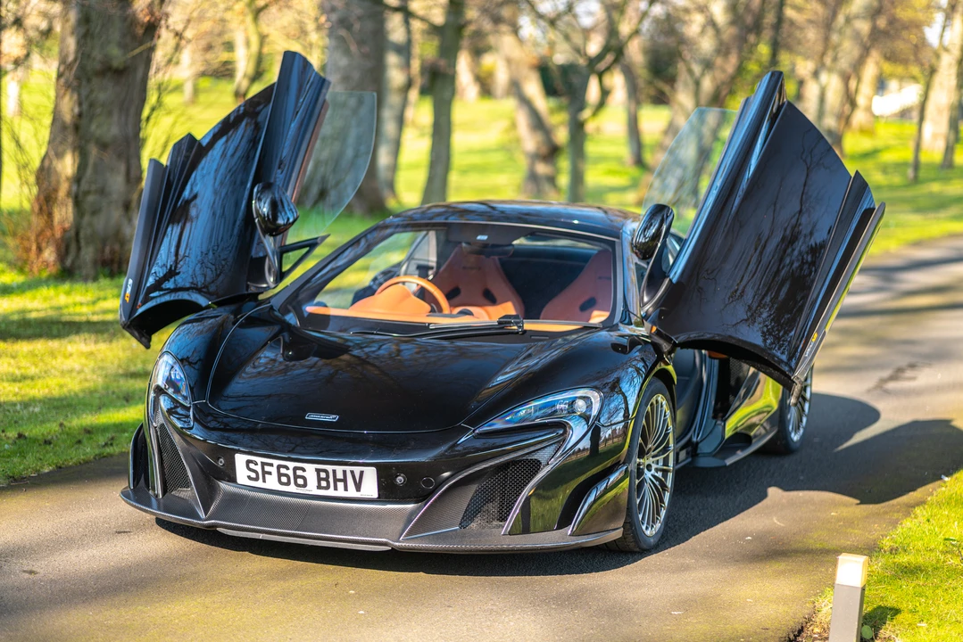 2016 McLaren 675LT Spider - Image 9 of 31