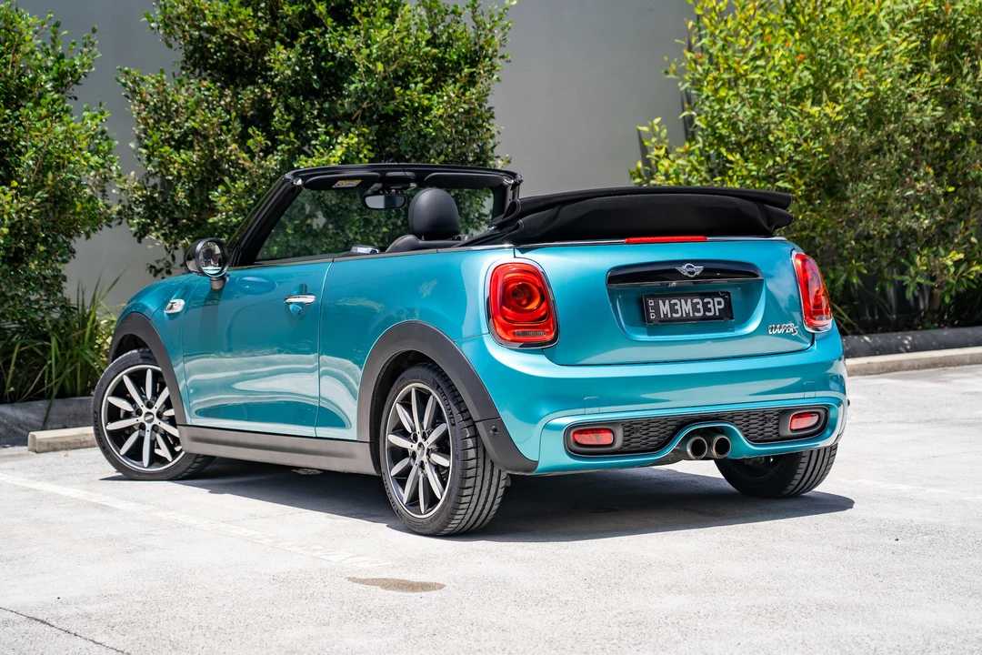 2016 Mini Mini Cooper S 3rd Gen - Image 14 of 31
