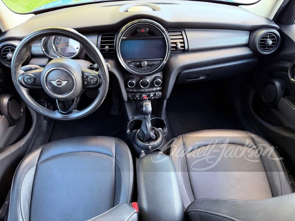 2016 Mini Mini 3rd Gen - Image 6 of 10