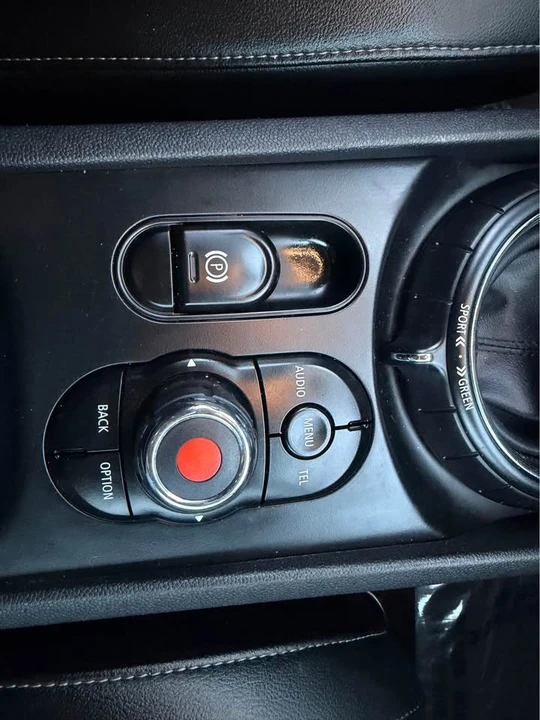 2016 Mini Clubman 2nd Gen - Image 19 of 20