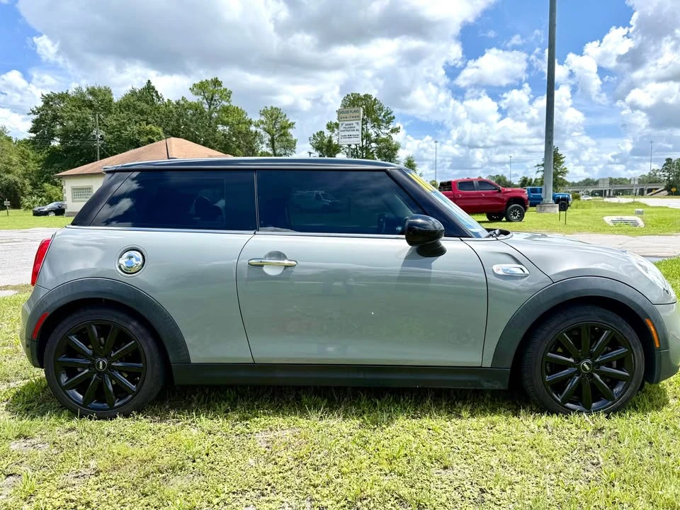 2016 Mini Mini 3rd Gen - Image 2 of 20