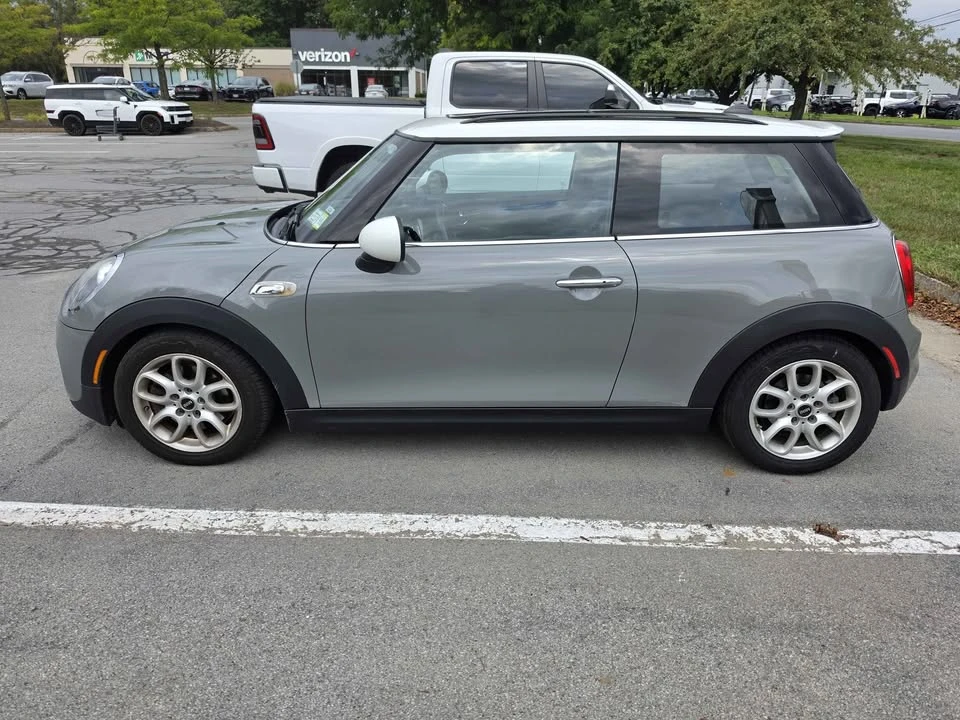 2016 Mini Mini 3rd Gen - Image 2 of 3