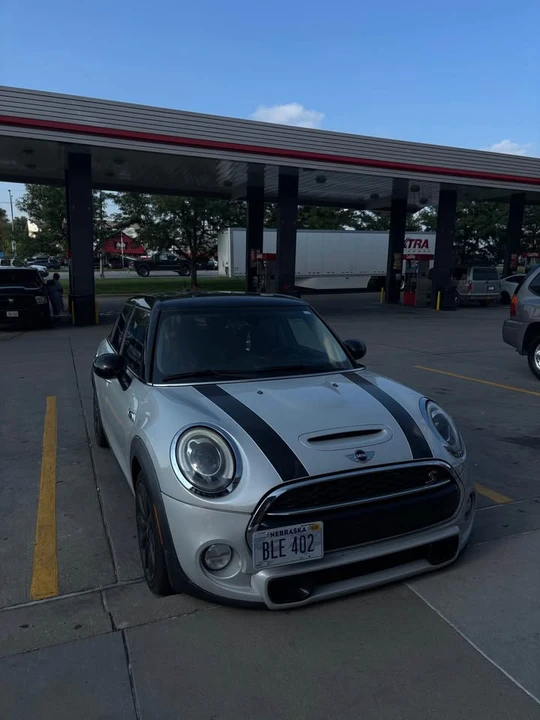 2016 Mini Mini 3rd Gen - Image 3 of 3