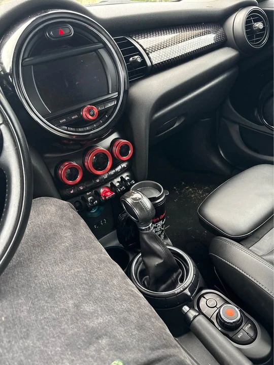 2016 Mini Mini 3rd Gen - Image 2 of 3