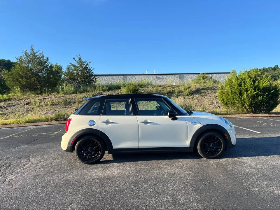 2016 Mini Mini 3rd Gen - Image 3 of 10