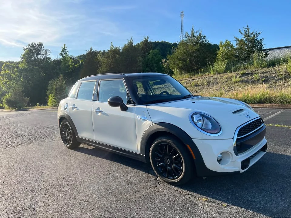 2016 Mini Mini 3rd Gen - Image 4 of 10
