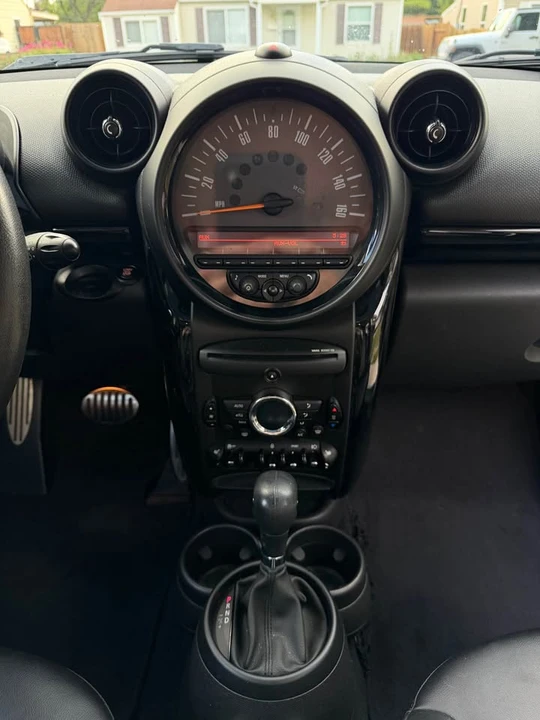 2016 Mini Countryman 1st Gen - Image 14 of 19