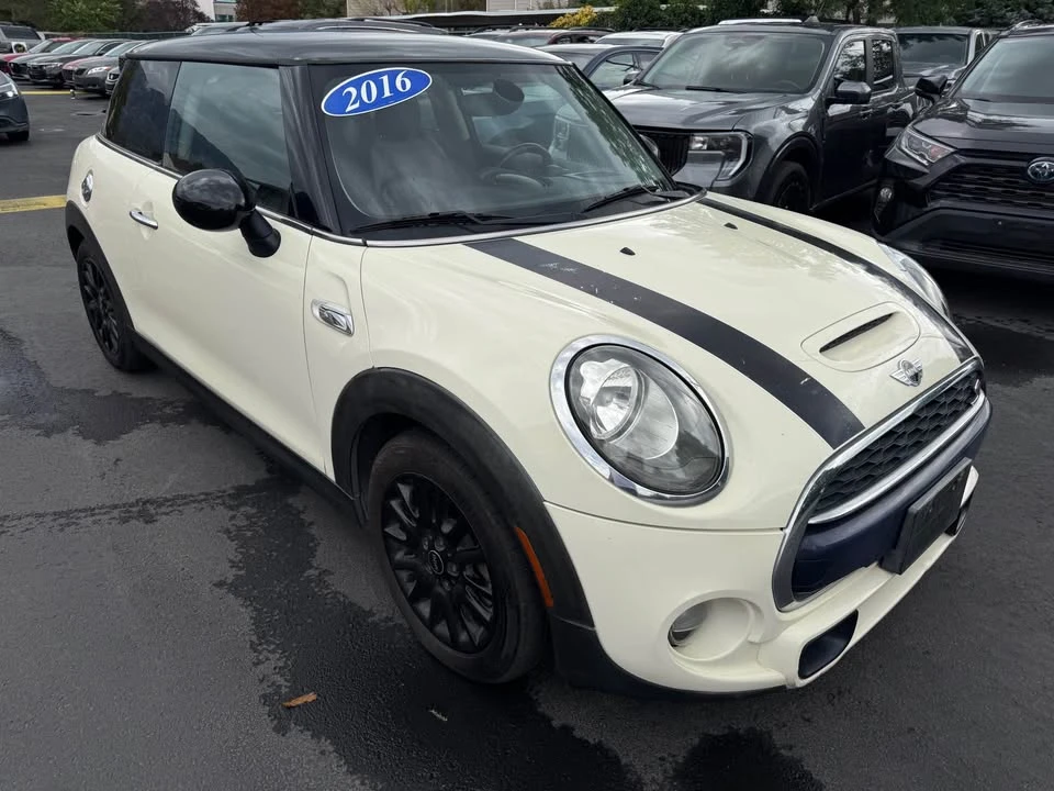 2016 Mini Mini 3rd Gen - Image 2 of 11