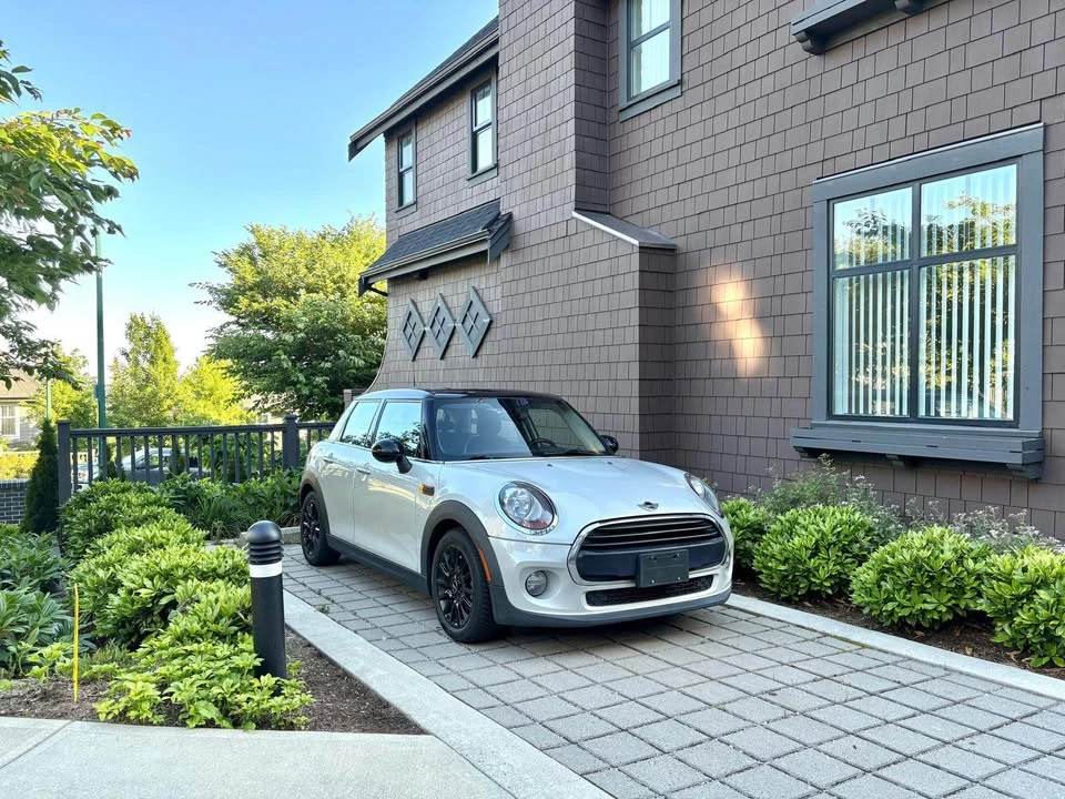 2016 Mini Mini 3rd Gen - Image 3 of 6