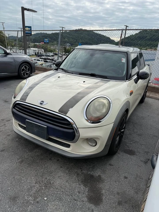 2016 Mini Mini 3rd Gen - Image 2 of 10