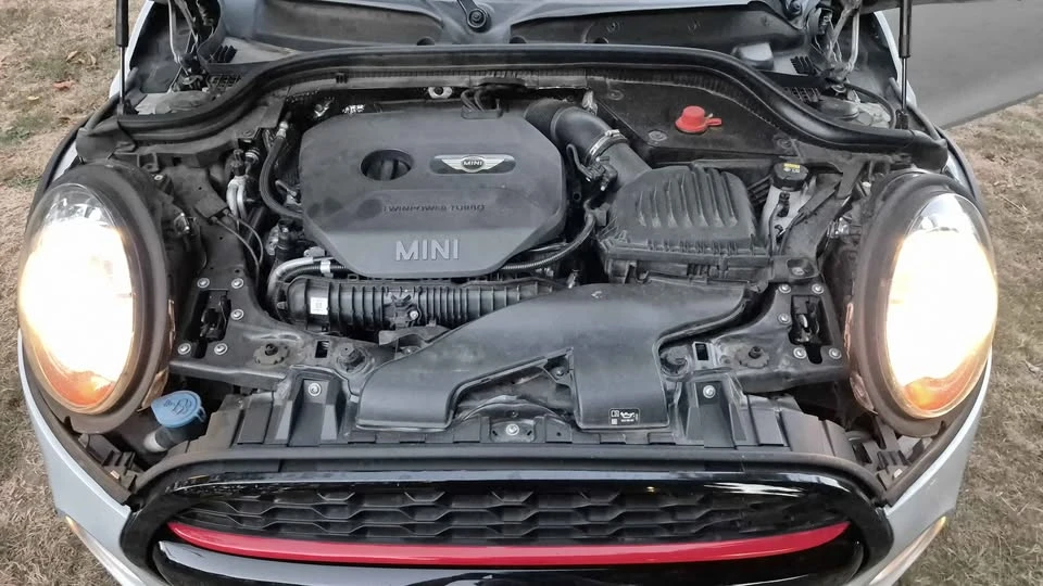 2016 Mini Mini 3rd Gen - Image 9 of 10