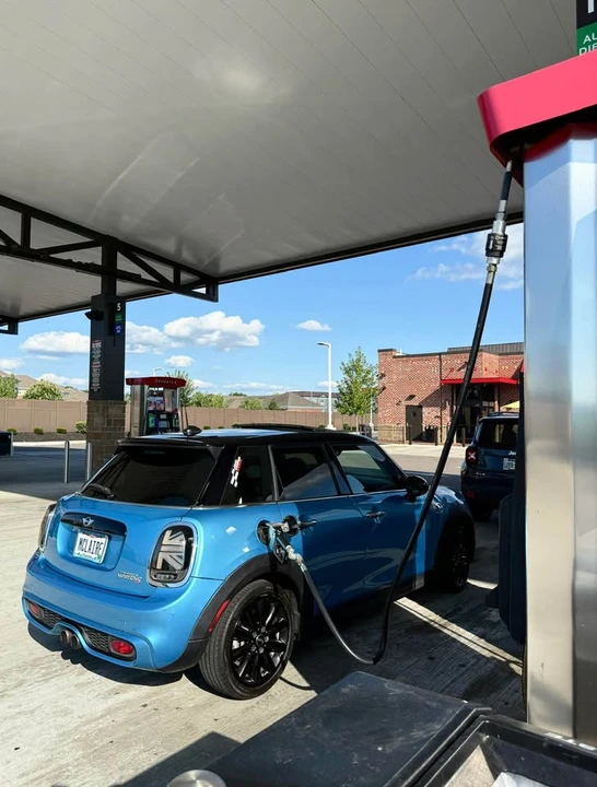 2016 Mini Mini 3rd Gen - Image 2 of 3