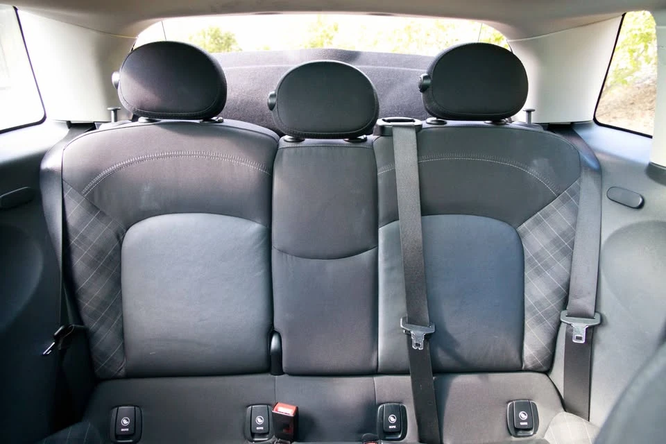 2016 Mini Mini Cooper S 3rd Gen - Image 18 of 19
