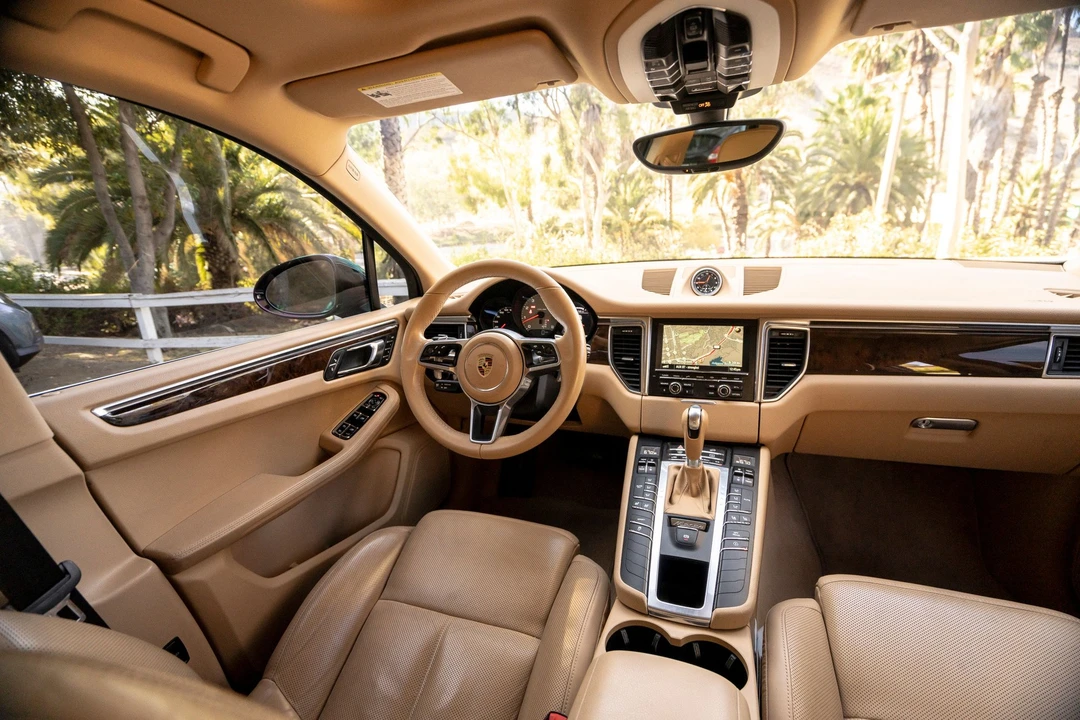 2016 Porsche Macan S - Image 2 of 6