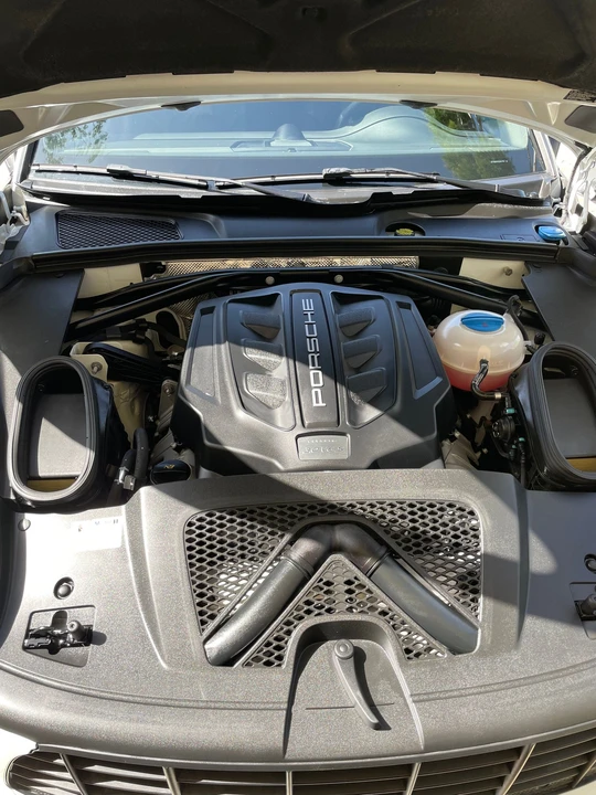2016 Porsche Macan S - Image 14 of 15