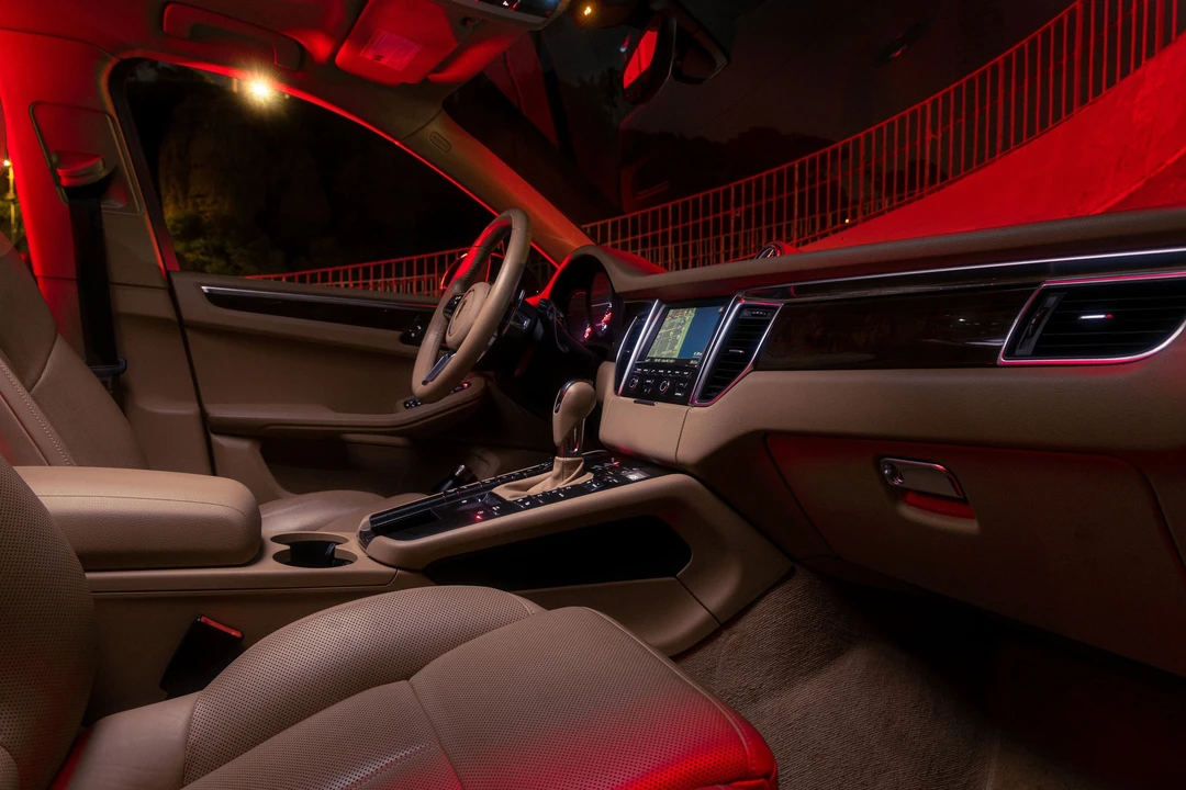 2016 Porsche Macan S - Image 2 of 8
