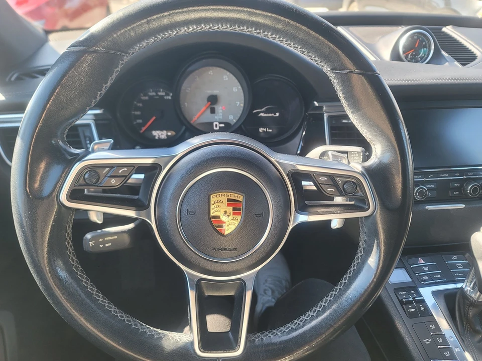 2016 Porsche Macan S - Image 2 of 9