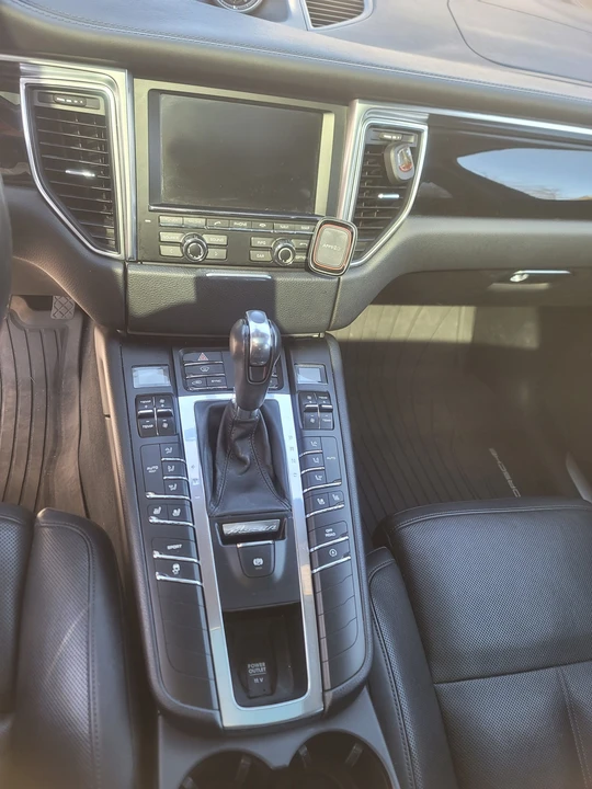 2016 Porsche Macan S - Image 3 of 9