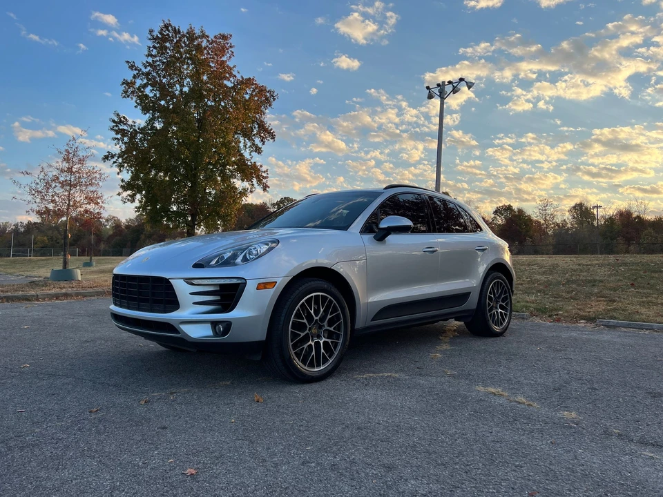 2016 Porsche Macan S - Image 2 of 24