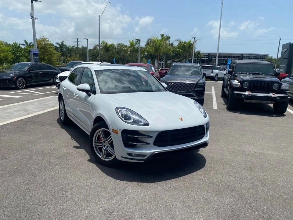 2016 Porsche Macan Turbo - Image 2 of 5