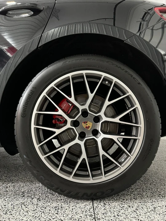 2016 Porsche Macan Turbo - Image 27 of 30