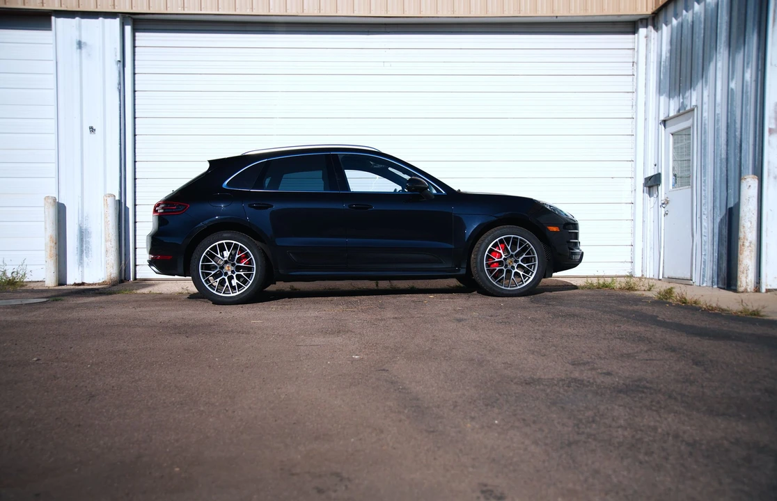 2016 Porsche Macan Turbo - Image 8 of 30