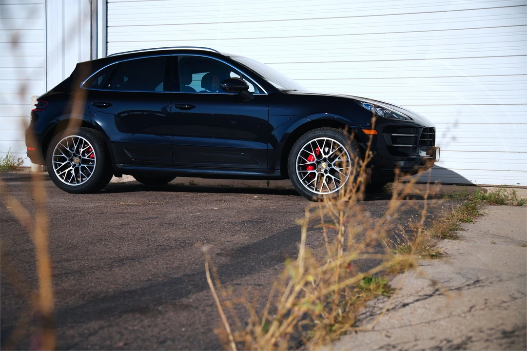 2016 Porsche Macan Turbo - Image 9 of 30