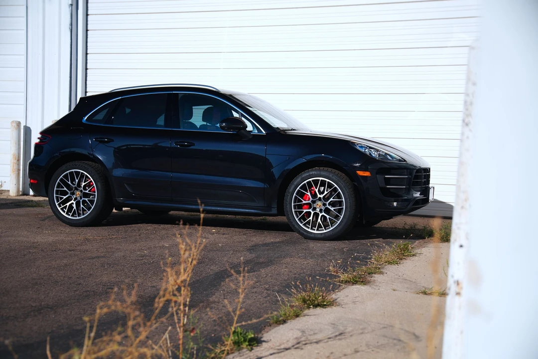 2016 Porsche Macan Turbo - Image 10 of 30