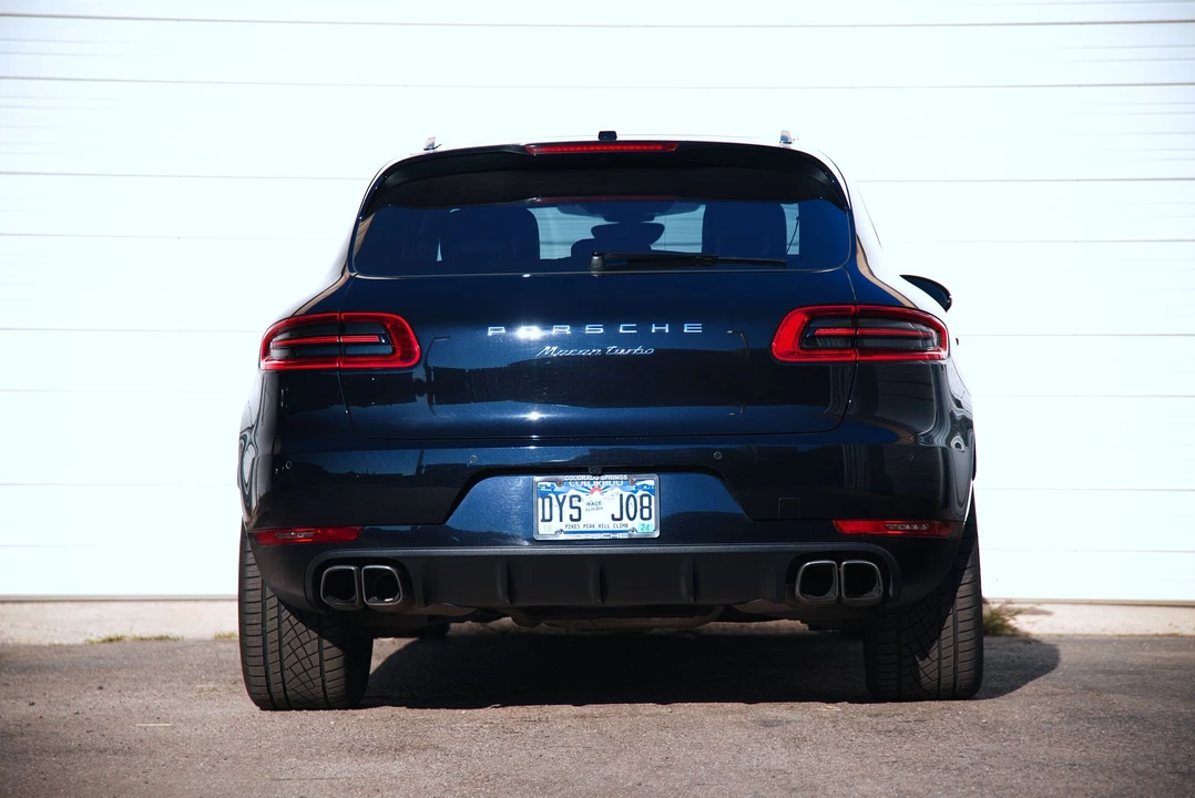 2016 Porsche Macan Turbo - Image 15 of 30